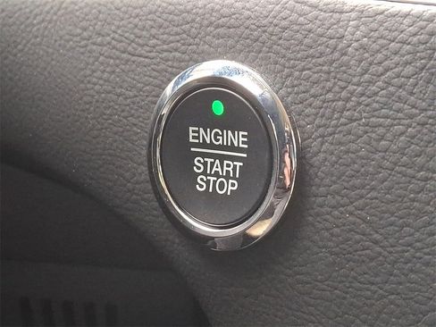 Used 2022 Ford Edge SEL w/ Convenience Package image 22