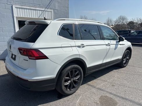 Used 2022 Volkswagen Tiguan SE AWD/4WD image 6