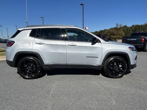 New 2026 Jeep Compass Latitude image 3
