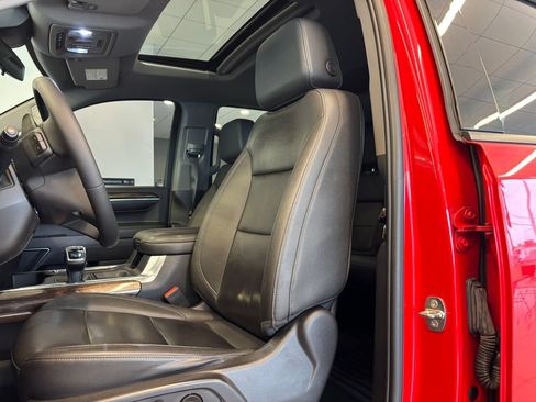 Used 2022 GMC Sierra 1500 Elevation w/ Elevation Premium Package AWD/4WD image 13