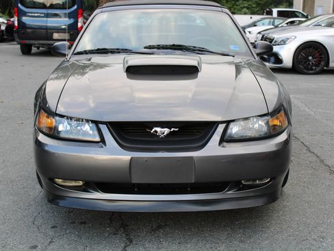 Used 2004 Ford Mustang GT RWD image 2