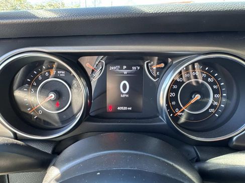 Used 2023 Jeep Gladiator Sport image 38