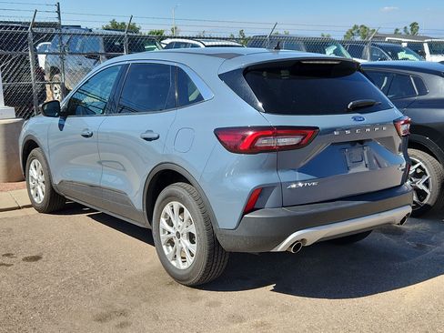 Used 2024 Ford Escape Active AWD/4WD image 3