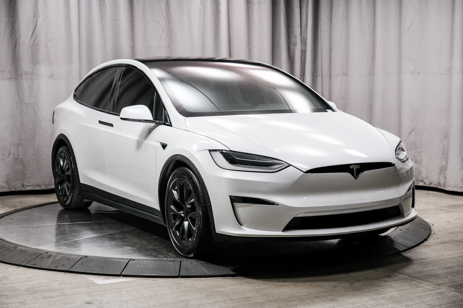 Used 2023 Tesla Model X AWD/4WD image 4
