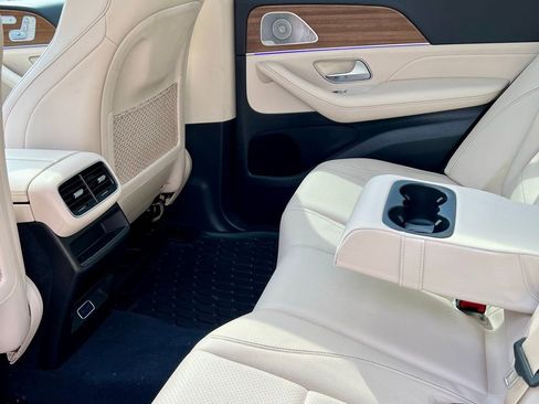 Used 2024 Mercedes-Benz GLE 350 4MATIC image 11