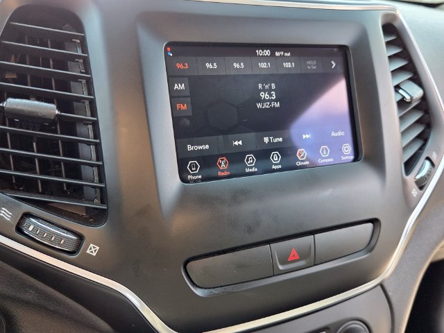 Used 2019 Jeep Cherokee Latitude w/ Popular Appearance Group FWD image 20