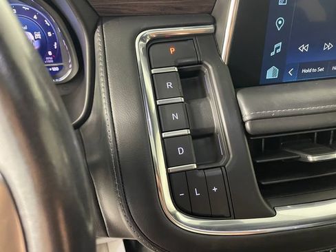 Certified 2022 Chevrolet Tahoe Z71 w/ Luxury Package AWD/4WD image 10