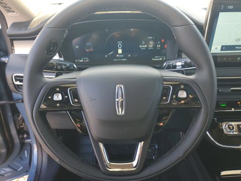 New 2026 Lincoln Corsair Premiere image 16