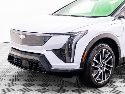 New 2026 Cadillac Optiq Sport 1 w/ LPO, Floor Liner Package AWD/4WD image 35