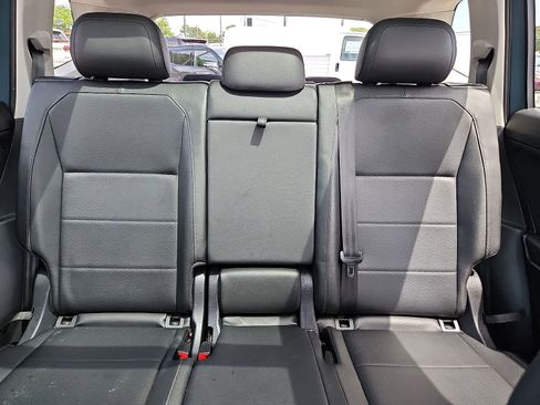 Used 2019 Volkswagen Tiguan SE FWD image 14