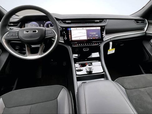 New 2026 Jeep Grand Cherokee Altitude AWD/4WD image 10