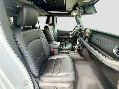 Used 2024 Jeep Wrangler High Altitude image 14