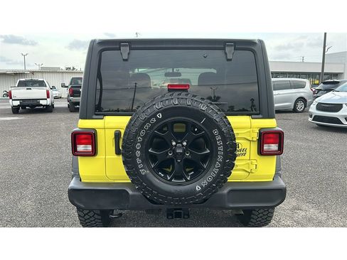Used 2022 Jeep Wrangler Sport AWD/4WD image 4