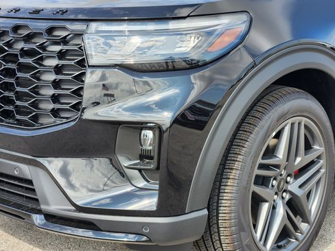 New 2026 Ford Explorer ST-Line w/ ST-Line Street Pack RWD image 6