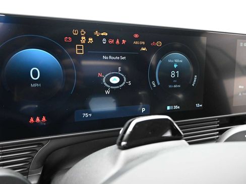 New 2025 Hyundai Ioniq 5 SE image 16