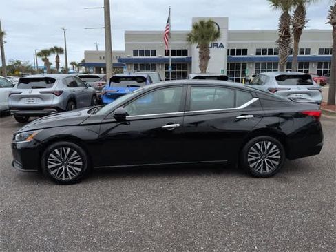 Used 2023 Nissan Altima 2.5 SV image 5