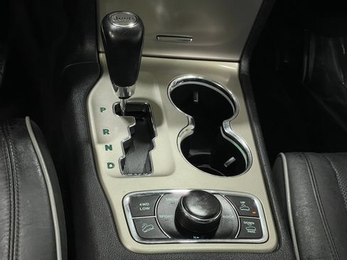 Used 2012 Jeep Grand Cherokee Overland AWD/4WD image 28