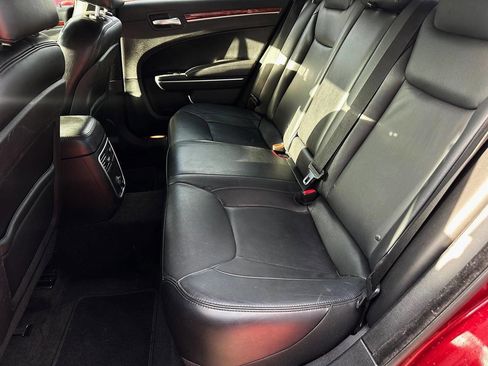 Used 2014 Chrysler 300 image 16