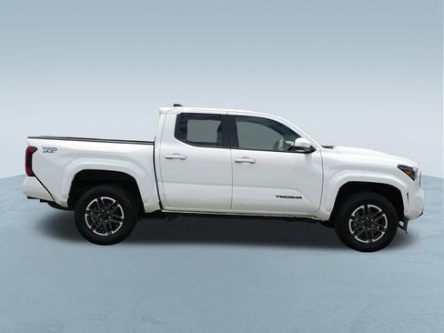 Used 2024 Toyota Tacoma TRD Sport RWD image 10