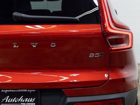 Used 2024 Volvo XC40 B5 Ultimate w/ Protection Package Premier image 14