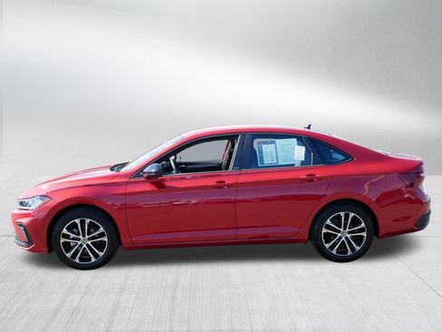 Certified 2025 Volkswagen Jetta Sport image 4