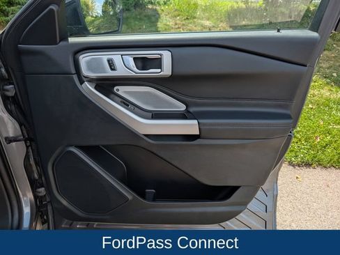 Used 2023 Ford Explorer Limited w/ Limited Technology Package AWD/4WD image 41