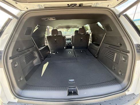 New 2026 Chevrolet Traverse LT image 28