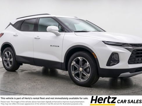 Used 2025 Chevrolet Blazer LT FWD image 1