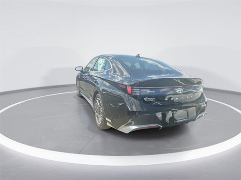 New 2025 Hyundai Sonata Limited image 6