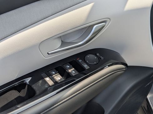 New 2025 Hyundai Tucson Limited w/ Tow & Go Package image 16