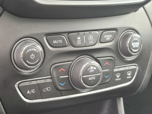 Used 2021 Jeep Cherokee High Altitude image 20