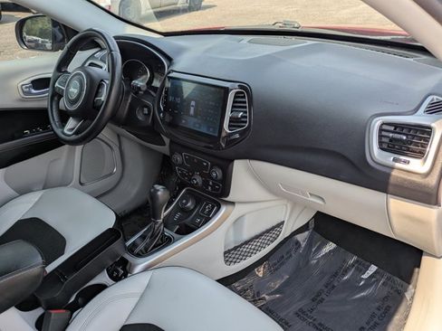 Used 2018 Jeep Compass Latitude w/ Popular Equipment Group AWD/4WD image 19