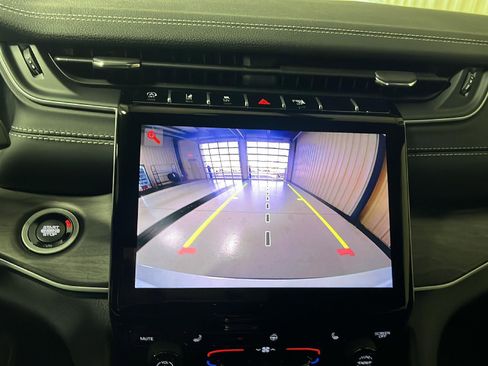 New 2025 Jeep Grand Cherokee L Limited image 21