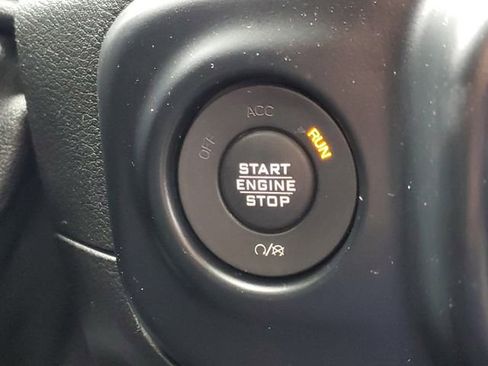 Used 2019 Jeep Wrangler Unlimited Sahara w/ Uconnect 4C Nav & Sound Group AWD/4WD image 22