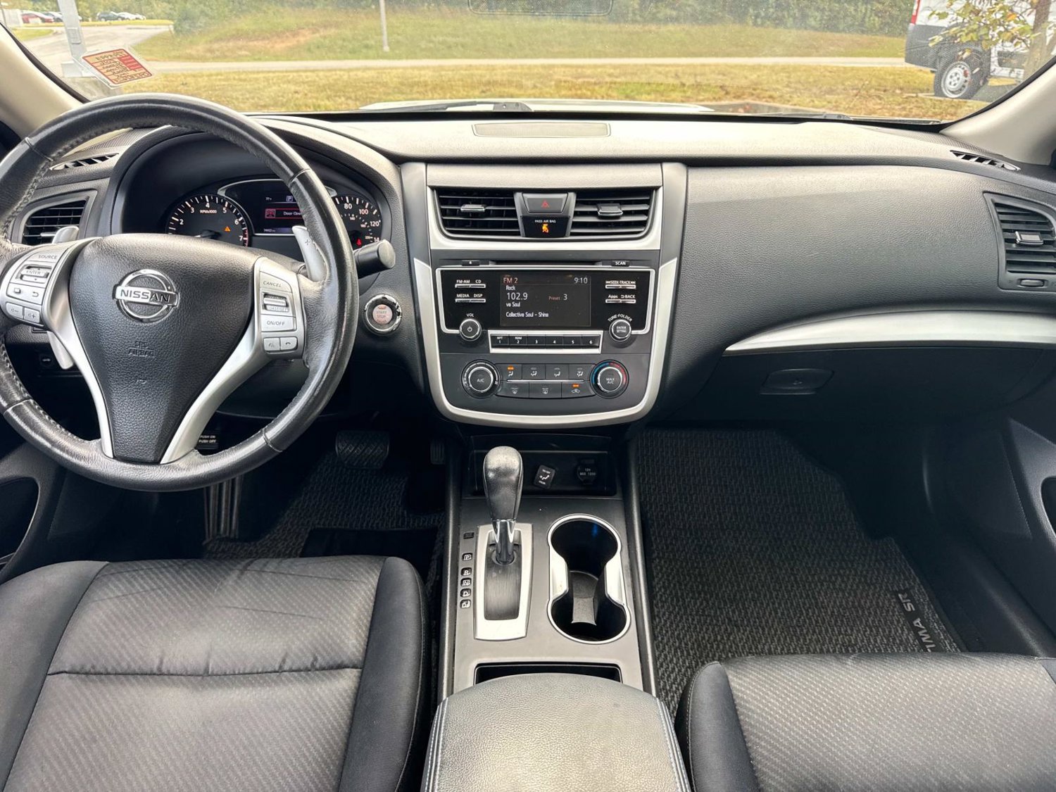 Used 2016 Nissan Altima 2.5 SR w/ Interior Lighting Package FWD image 21