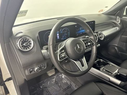 Used 2021 Mercedes-Benz GLB 250 4MATIC image 23