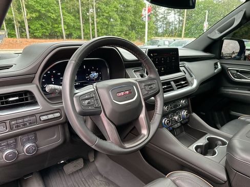 Used 2024 GMC Yukon AT4 w/ AT4 Premium Package AWD/4WD image 10