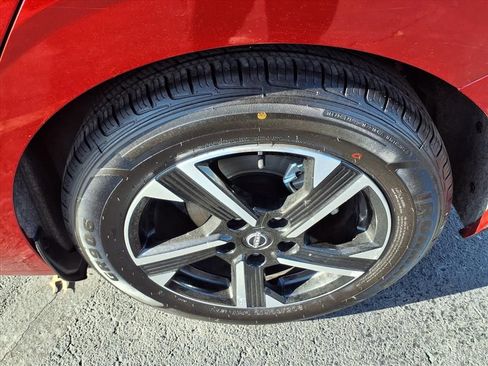 Used 2024 Nissan Sentra SV image 18