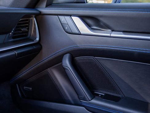 Used 2022 Porsche 911 Carrera image 13