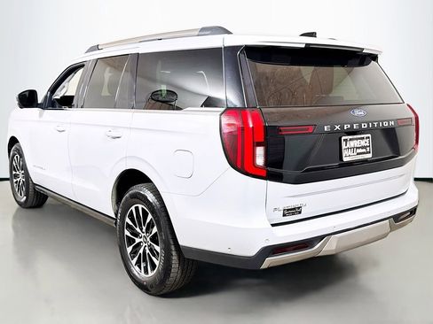 Used 2025 Ford Expedition Platinum AWD/4WD image 6
