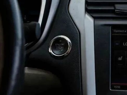 Used 2016 Ford Fusion SE w/ Equipment Group 502A image 26