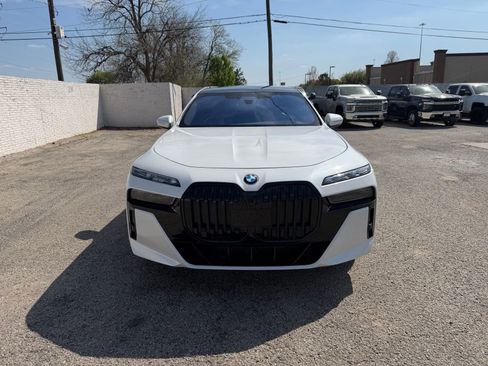 Used 2023 BMW 740i w/ Executive Package RWD image 10