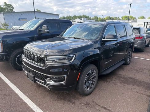 Certified 2024 Jeep Wagoneer Series II AWD/4WD image 4