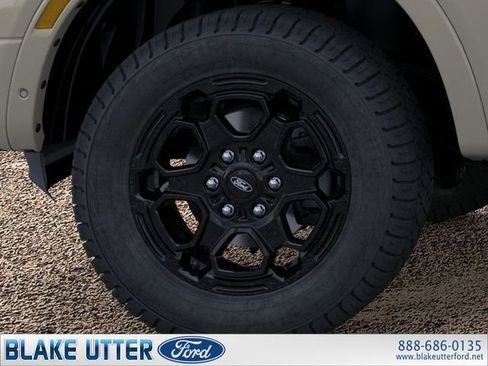 New 2025 Ford Ranger Lariat w/ Black Appearance Package image 19