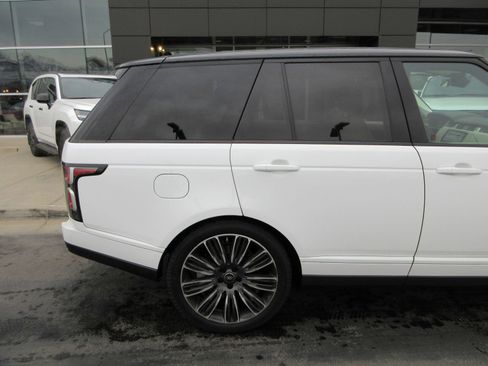 Used 2020 Land Rover Range Rover HSE image 11