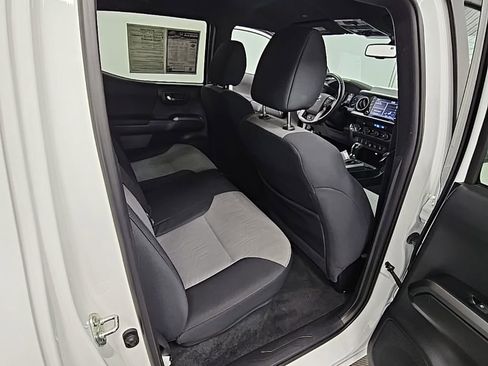 Used 2023 Toyota Tacoma TRD Off-Road image 31