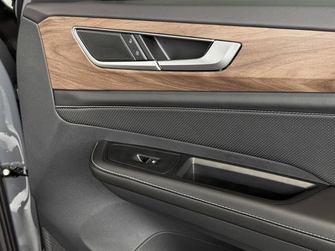 New 2026 Volkswagen Atlas SE FWD image 25