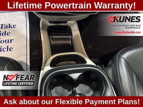 Used 2024 Chrysler Pacifica Touring-L image 29