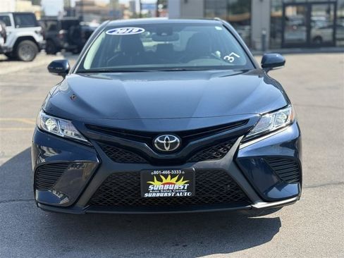 Used 2019 Toyota Camry SE FWD image 2