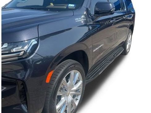 Used 2023 Chevrolet Suburban High Country image 9